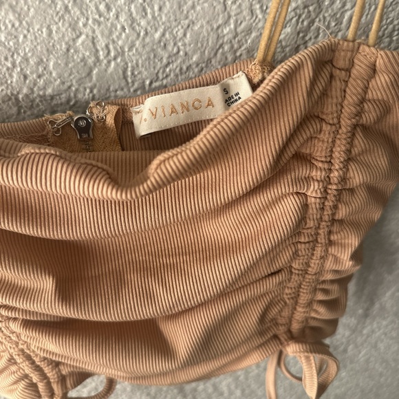 Small tan tank top - Picture 4 of 4